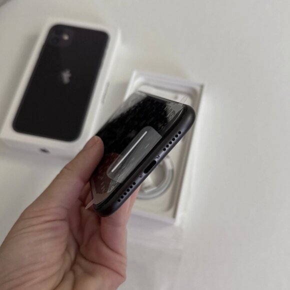 Apple iPhone 11 - Picture 13 of 13